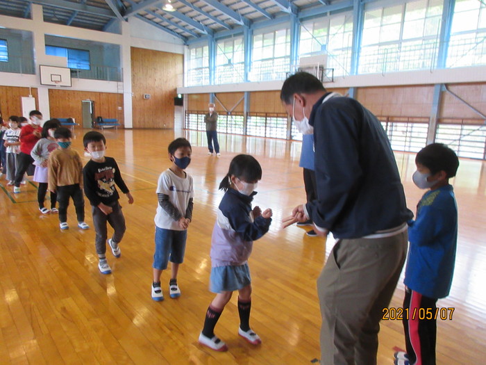 下田公園が雨のため、幡多青少年の家に変更に