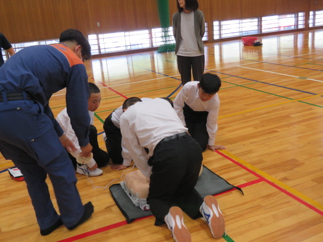 職員の方にアドバイスをもらっています！